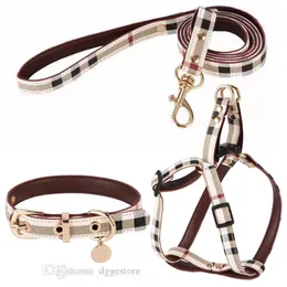 Conjunto de coleiras e trelas para cães de designer, conjunto macio ajustável de couro impresso clássico para cães pequenos, chihuahua poodle, durável ao ar livre B36 Melhor q