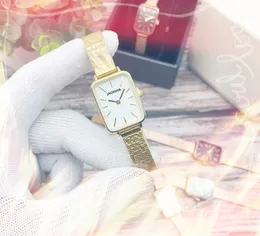 أفضل العلامة التجارية Quartz Fashion Womens Time Clock Watches شكل مستطيل الشكل الفولاذ المقاوم للصدأ ، فستان صغير مصمم سيدة Wristwatch عيد الميلاد هدية والدة عيد الحب