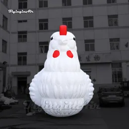 屋外広告ホワイトインフレータブルヘン大きな漫画動物マスコットモデルは、イベントのための赤いコックコムで鶏の風船を爆破します