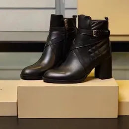 Designerskie buty luksusowy but oryginalne skórzane buty Martin Booties Kobieta Krótkie trampki But Treakers