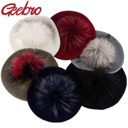 Geebro Spring осенняя вязание Hat Hat New Women Retro Beret Raccoon Pom Berets Girls Lady Color Британский стиль шляпы J220722