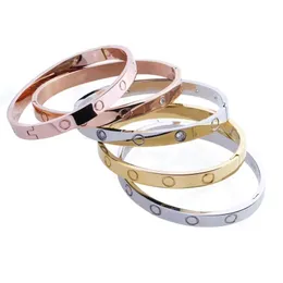 2022 Fashion New Snap Bangle Love Armband Klassiska lyxiga designerarmband för kvinnor Högkvalitativt titanstål, elektropläterade 18K guldsmycken