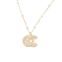 Lyx Kvinnor Designer Halsband Choker Chain Kristall Strass 18K guldpläterade C-Letter Hängen Halsband Uttalande Bröllopssmycken XL0002