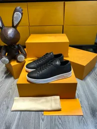 2023SS Resort Sneaker Black Greined Calf Leather Treinadores Sapatos Mens Luxurys Designer Sneakers Monogramas Flores Impressa Runner Trai