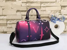 Luxurys designer Duffel Bags Gradient Speedy Bandouliere 45 cm Women Travel Bag Fashion Men Classic Leather Sport Outdoor Packs So323i