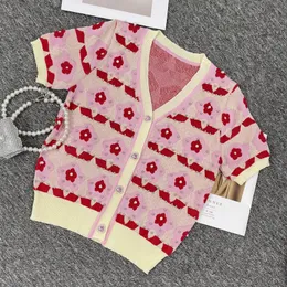 506 2022 Summer Kint Short Sleeve V Neck Märke Samma stil Tröja Pink Cardigan Womens Clothes Weikey