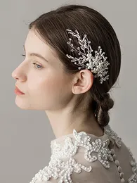 Headpieces Vintage Aristokratiska handgjorda pannband Silver Shiny Crystal Hair Accessories Party For Women Brud Comb Wedding Decoration