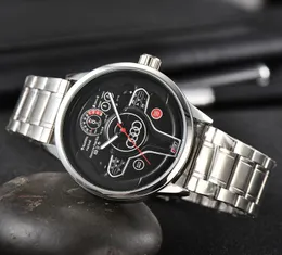 2022 Nuovi uomini di alta qualità Orologi di lusso Serie a tre punti Orologio al quarzo da uomo Orologio europeo con cinturino in acciaio di marca superiore Volante per auto di moda Regalo da uomo uno