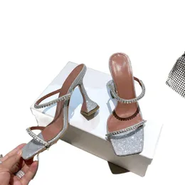 صندل سلسلة Sandal Diamond Square Head Slippers Luxury عالية الكعب الروماني الكعبة ذات الكعب متعدد الاستخدامات