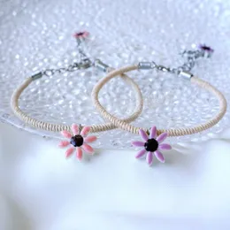 Bracciali con ciondoli a margherita dolce da donna Accessori fatti a mano di moda Bracciali con catena a corda per ragazze Gioielli femminili