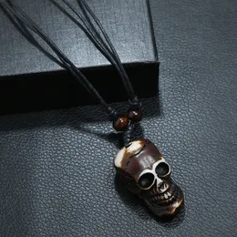 Sculpture Skull Head Necklaces Retro Head Pendant Long Chain Fashion Jewelry Necklace for Women Men Halloween fashion Jewelry Gift