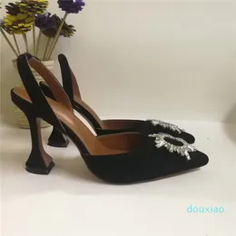2022 Goblet Heel Gladyatör Sandalet Kadın Seksi Sinlu Ayak Ayak Podlow Podyum Yaz Ayakkabıları
