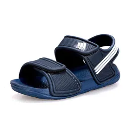 Dzieci Sandały Sandały Dziewczęta do noszenia anty-szlifierki plażowe sandał miękkie lekkie buty maluchów kamuflaż dzieci slajdy g220523