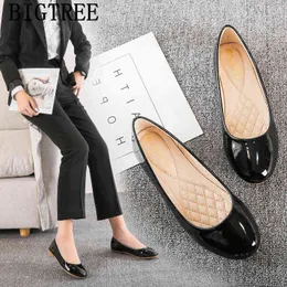 Black Flats Boat Shoes Women Work Big Size Fashion Zapatos Charol Mujer Scarpe Eleganti Donna Ayakkab220513