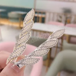 Fermaglio per capelli a forma di foglia con strass di perle eleganti da donna. Forcine per capelli di lusso da donna. Accessori per capelli alla moda