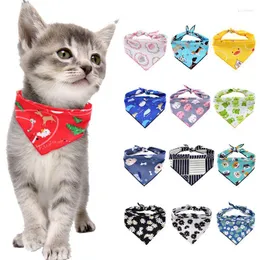 Trajes de gatos babadores ajustáveis ​​de Natal para cães pequenos colarinhos gravata gravata laço de halloween cachorro bandana triangular laços de arco