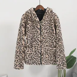 نساء الفراء فو 2022 Winter Coat Women Fashion Leopard Print Short Wool Pellet Teddy Hooded Jacket Fourrure Femme Mujer