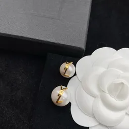 Stud Pearl Kearing Designer Takı Lüksler Kadınlar İçin Küpe Küpe 925 Gümüş Boucle Studs Mektuplar Çemberler Aşk Küpe Düğün Hediyeleri Güzel