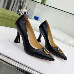 Tacones más calientes con bolsa para el polvo Zapatos de mujer Sandalias de diseñador Sandalias de calidad Altura del tacón y sandalia Zapato plano Diapositivas Zapatillas por brand084