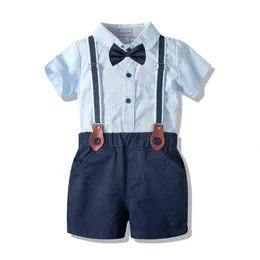 Completo estivo per neonato Completo alla moda in cotone Pagliaccetto blu cielo + Pantaloncini blu scuro + Bretella + Papillon 4 pezzi Set casual 0-24 mesi G220509