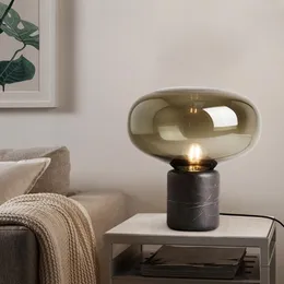 Lampy stołowe Postmodernistyczne marmurowe szklane lampy sypialni dekoracja obok luksusowego czarnego do studium salonu E27 biurko