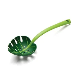 Spoon Green Monstera Leaf Lister Универсальная длинная ручка для пасты с прорезоми, подача Spoon Sload Home Kitchen, инвентаризацию оптом