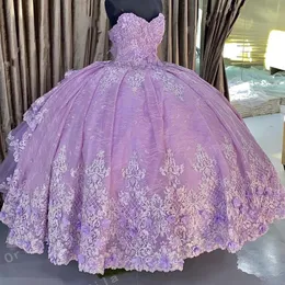2022 Sexig lavendel puffy quinceanera klänningar älskling spetsar applikationer kristallpärlor blommor boll klänning vestidos de klänning gäst korsett bakåt tulle tiered ruffles