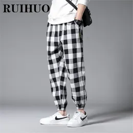 Ruihuo tornozelo-comprimento xadrez harem calças roupas masculinas corredores calças calças japonesas moda cinza sweatpants M-3XL 220726