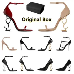 Kvinnor lyxiga höga klackar klädskor designer sneakers patent läder guldton trippel svart nuede kvinnors sandaler parti bröllop kontor pumpar sko sneaker 35-42