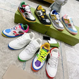 2022 Zapatos de suela de diseñador con cierre de estilo superior alto Zapatillas de baloncesto Tobillo Baloncesto Contraste Plataforma de engrosamiento Tejidos de colores brillantes Zapato deportivo reflectante