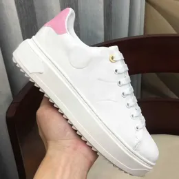 Casual skor snörning löpande tränare kvinna sko män gym sneakers kvinnor reser läder mode lady platt designer bokstäver plattform snö