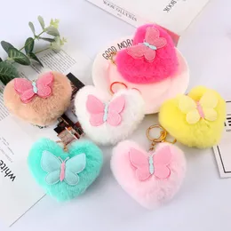 Plush Pompom Keychain Butterfly Heart Hair Ball Keychain Kvinnors Väskor Key Ring Handgjorda Accssories Pendants Charm Decoration