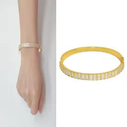 Kvinnors handarmband hela raden med zirkon diamantband tillbehör för flickor indiska kostym smycken grossist julklapp kvinna