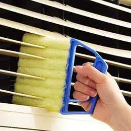 Handheld Mini Blinds Cleaner Shutters Curtain Brush Dust Remover with 7 Removable Microfiber Sleeves Air Conditioning Home Gadgets Car Vents Fan Shutters