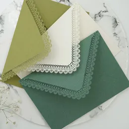 Present Wrap 10st/Set Vintage Hollow Lace Pure Color Triangle -kuvert för DIY -kortlagring Bröllopsinbjudan Party Supplies AdvancedGift