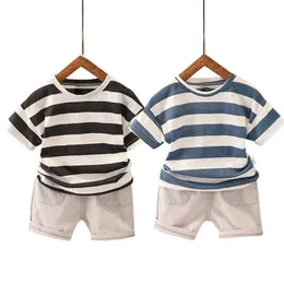 Мальчик набор мальчиков подходит для хлопкового хлопка летняя повседневная одежда Топ шорты 2pcs одежда для детской маленькой полосы детская мода 220507