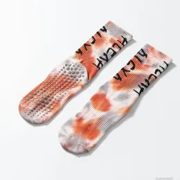 2022 Spring and Summer New Tie Dyed Yoga Socks Professional Anti Slip Hot Selling Pilates Socks Medium Tube Cotton Floor Sock 3b