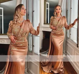 Blush Champagne Mermaid Evening Dresses Crystals Pearls Long Sleeve Muslim arabic Plus Size Prom Party Gowns Robes De Soiree
