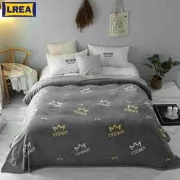 LREA HOME Tekstil Gri Şaşkın ve Yumuşak Mercan Polar Battaniyesi Kanepe için Sıcak Yatak Örtüsü Yatakta Y200417