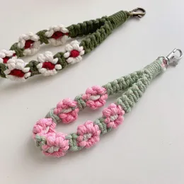 Nyckelringar Flower Macrame Hobo Key Chain Handmade Böhmen Vit nyckelring Tasselväv för kvinnor Ladies Bag Wallet Car AccessorysKeychains