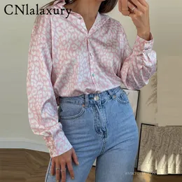 Cnlalaksury Moda Lampart Satynowy Drukuj Luźne Bluzki Kobiety Vintage Z Długim Rękawem Button-Up Koszulki Blusas Chic Topy 220407