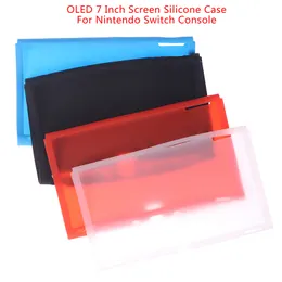 Custodia protettiva morbida in silicone a 4 colori per console OLED Nintendo Switch Versione schermo da 7 pollici Cover in pelle in gomma host