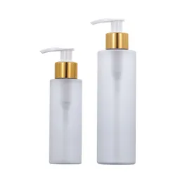 Refillerbar transparent Forsted Plastic Bottle Flat Shooulder Pet Gold Collar White Lotion Press Pump tom Portable Packaging Cosmetic Container 100 ml 200 ml