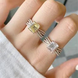 REAL 925 Sterling Silver Luxurious smyckringar Färgglada 5A Zirkoniumdesigner Ring för kvinna Princess Squaare Bröllopsengagemang Diamond Ring med låda storlek 5-9