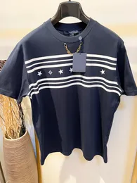 2022 Summer Nytt varumärkesdesigner T Shirts Us Size Lose Version T Shirt Högkvalitativ bomullsstrand Uttryck Luxury Mens T -shirt