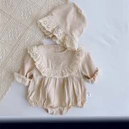 Spetsprinsessan småbarn romper höst retro född baby flicka kläder bomull vår ren färg spädbarn kläder 2 st med hattar 220802