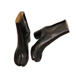 الحذاء مقسمة أخمص القدمين نساء نينجا تاباي امرأة الكاحل الجلدية العلامة التجارية ديجان MM6 Round Heel Shoe Lady 7.5cm / 3.5cm 220805
