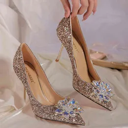 Sexy Women High Heels 2022 Elegant Crystal Flower Rhinone Wedding Shoes Pointed Toe Banquet Women Shoes Zapatos Para Mujer G220425