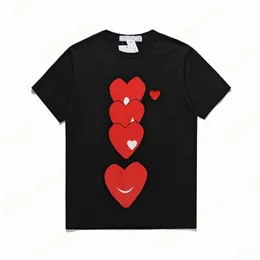 도매 남성 놀이 T 셔츠 디자이너 T 셔츠 사랑 Tshirts Comouflage Close Graphic Tee Heart 가슴 티셔츠 엉덩이 재미있는 인쇄 셔츠 고품질.