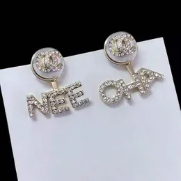 Top qualité luxe femmes boucles d'oreilles Designer Stud plaqué or extravagant blanc perle boucles d'oreilles boucle d'oreille de fiançailles pour dame cadeaux bijoux en gros